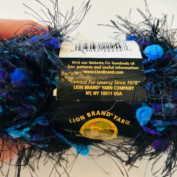 12 skeins yarn Lion Brand discontinued Fancy Fur eyelash stained glass color - Picture 4 of 6